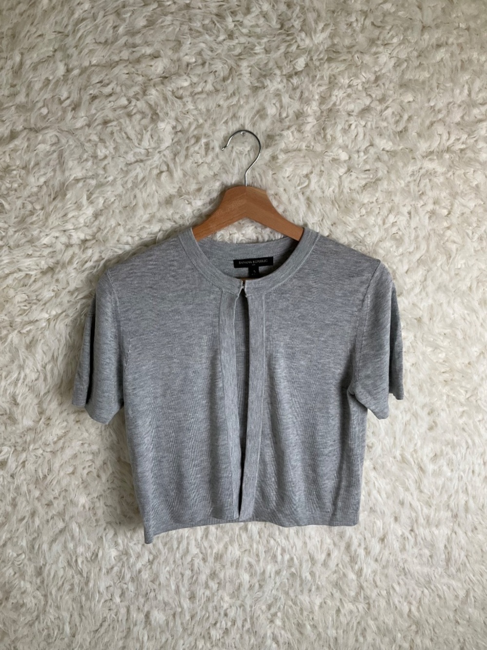 BANANA REPUBLIC WOMEN'S GRAY SHORT-SLEEVED LIGHT CARIDGAN~SIZE SMALL! - Picture 5 of 8